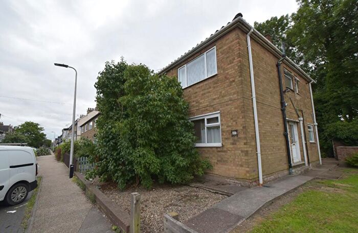 2 Bedroom Flat To Rent In Albany Street, Spring Bank, Hull, East Yorkshire, HU3