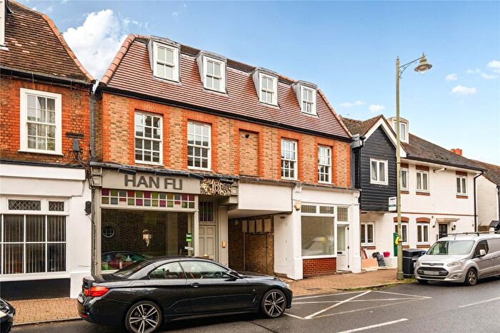 2 Bedroom Flat For Sale In High Street, Thames Ditton, KT7