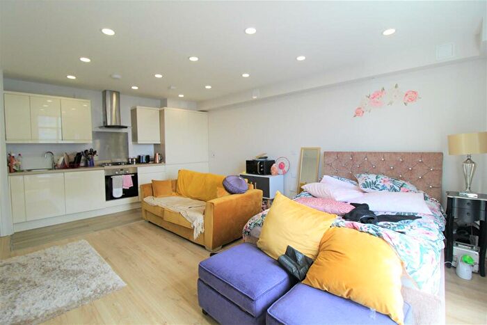 Studio To Rent In London Road, Croydon, CR0