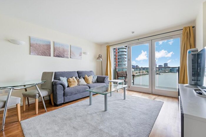 1 Bedroom Apartment To Rent In New Providence Wharf, Fairmont Avenue, E14