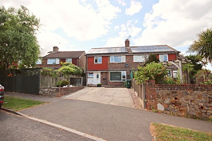 3 Bedroom Semi-Detached House For Sale In Butts Meadow, Wisborough Green, RH14