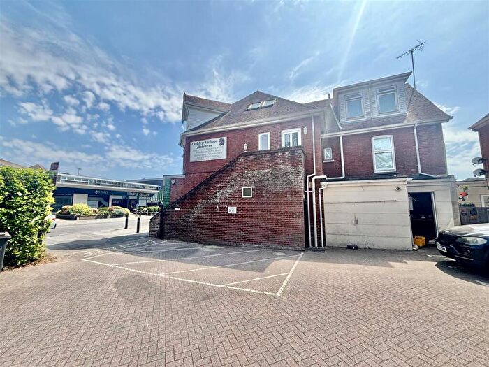 1 Bedroom Flat To Rent In Lower Blandford Road, Broadstone, BH18