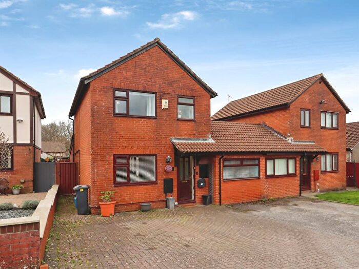 4 Bedroom Link Detached House For Sale In Deepfield Close, Cardiff, CF5