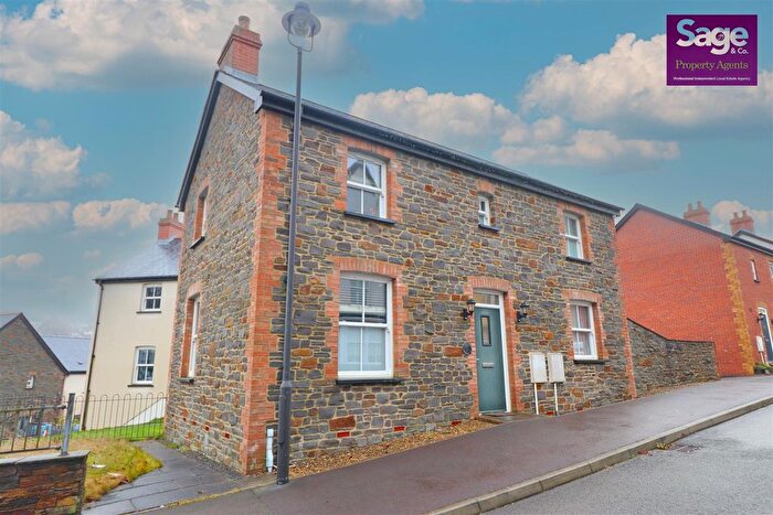3 Bedroom Semi-Detached House For Sale In Rowan Way, Blaenavon, Pontypool, NP4