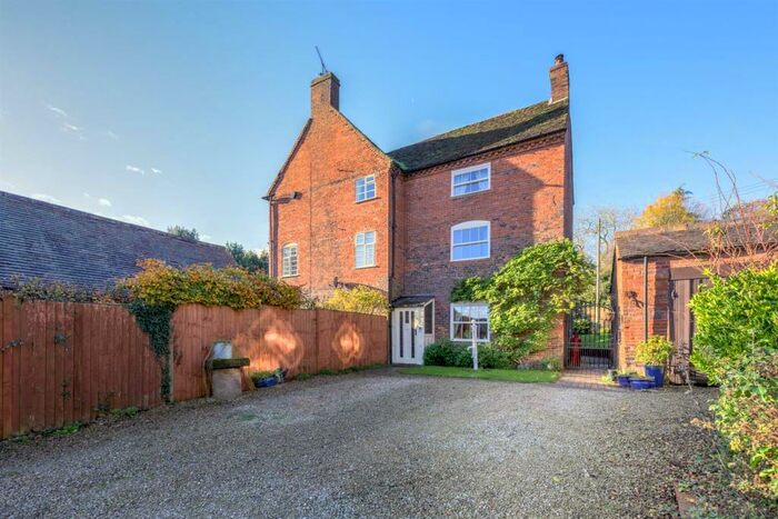 4 Bedroom Semi-Detached House For Sale In Sebright Cottage, Blakeshall, DY11