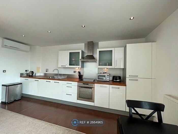 2 Bedroom Flat To Rent In Oceanis Apartments, London, E16