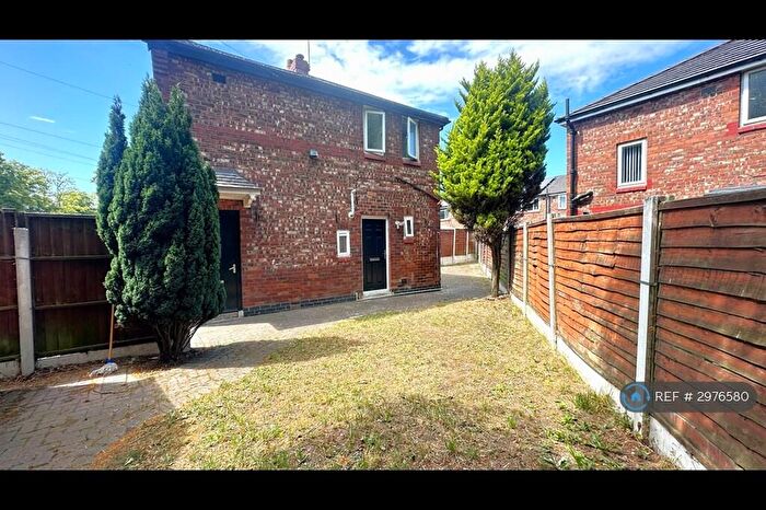 3 Bedroom Semi-Detached House To Rent In Mauldeth Road West, Manchester, M20