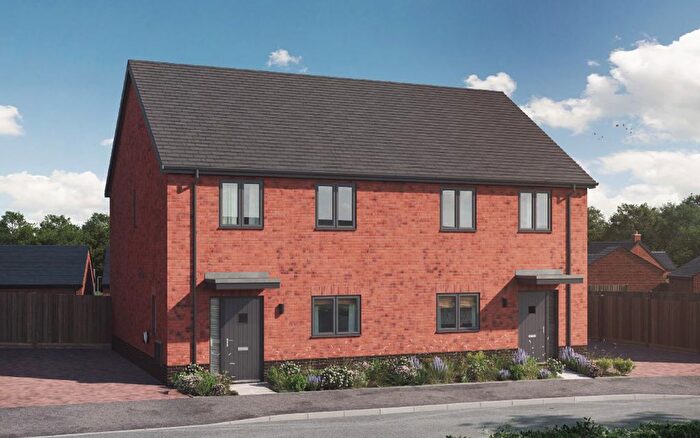 3 Bedroom Semi-Detached House For Sale In Ashby Road, Daventry, NN11