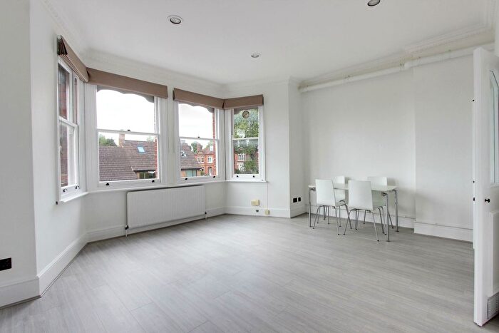1 Bedroom Flat To Rent In Frognal, Hampstead, NW3