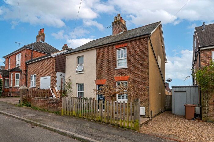 3 Bedroom Semi-Detached House To Rent In Hardwick Road, Redhill, RH1