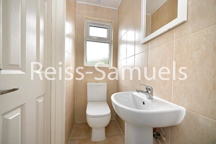 6 Bedroom Town House To Rent In Ambassador Square, London, E14