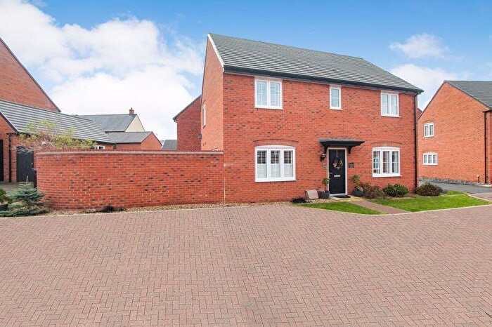 4 Bedroom Detached House For Sale In Watercress Rise, Biddenham, MK40