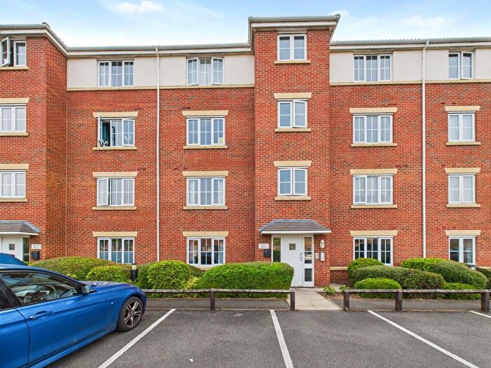 2 Bedroom Flat To Rent In Archdale Close, Chesterfield, S40