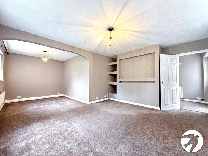 3 Bedroom Bungalow For Sale In Andrews Walk, Sittingbourne, Kent, ME10