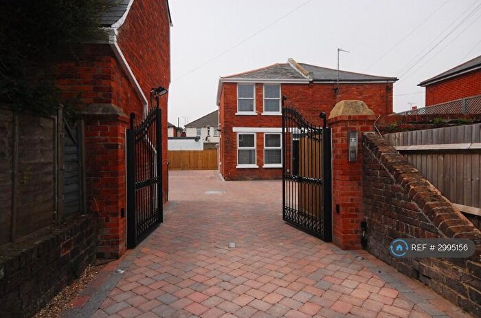 2 Bedroom Detached House To Rent In Manifold Road, Eastbourne, BN22