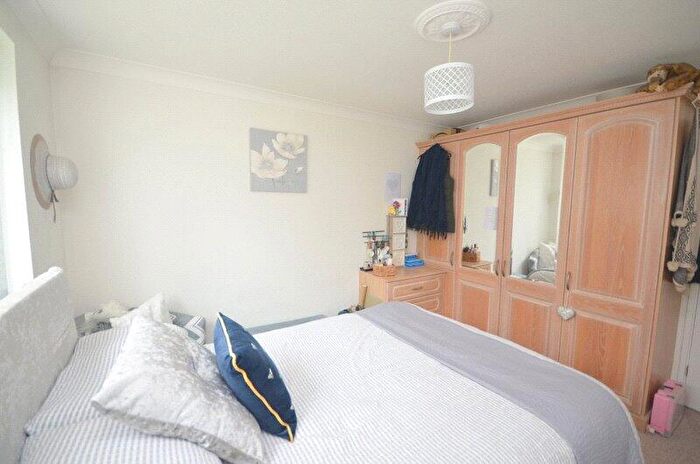 2 Bedroom Apartment To Rent In Chaplaincy Gardens, Hornchurch, Essex, RM11