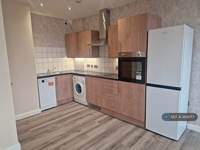 2 Bedroom Flat To Rent In Sunbridge Road, Bradford, BD1