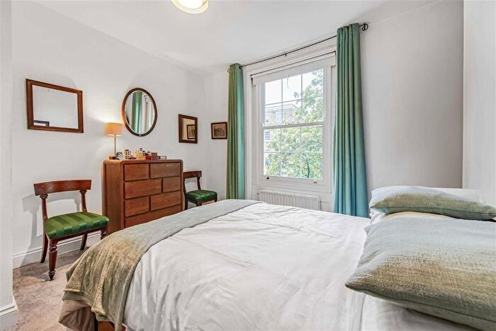 2 Bedroom Flat For Sale In Foxley Road, London, SW9