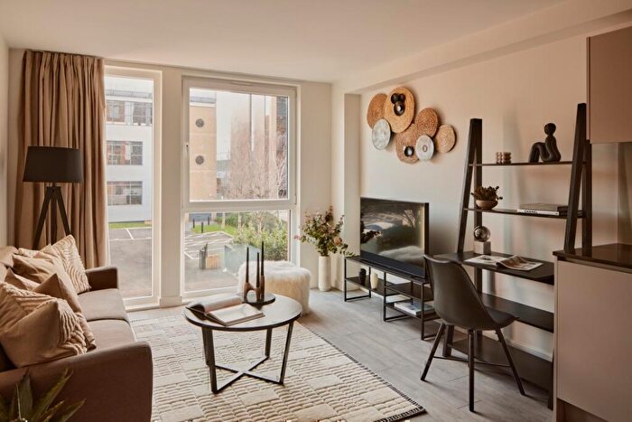 1 Bedroom Flat To Rent In Dumballs Road, Cardiff(City), CF10