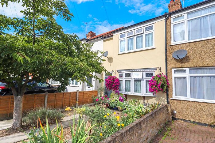 3 Bedroom Terraced House For Sale In Lynhurst Road, Hillingdon, UB10