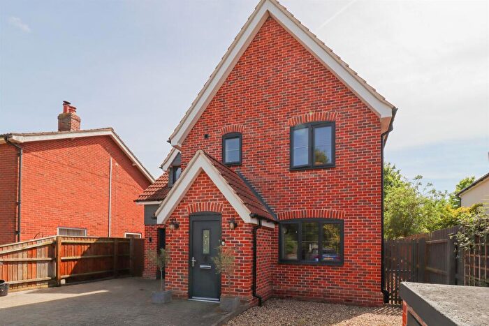 4 Bedroom Detached House For Sale In Mill Street, Gislingham, Eye, IP23