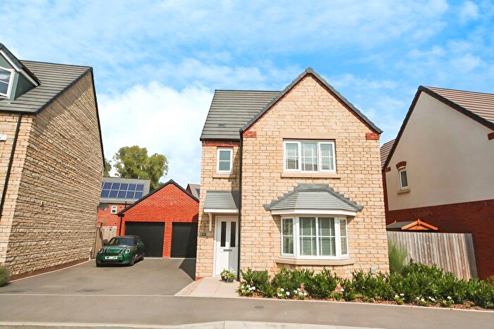 3 Bedroom Detached House For Sale In Cooper Crescent, Stratford-Upon-Avon, CV37