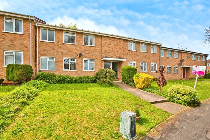 2 Bedroom Flat For Sale In Seaborough View, Crewkerne, TA18