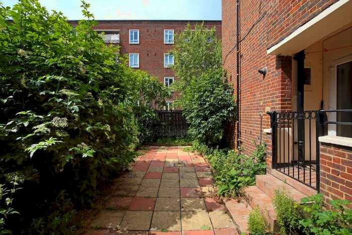 3 Bedroom Ground Flat To Rent In Sparsholt Road, N19