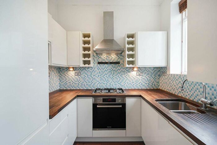 2 Bedroom Flat To Rent In Brondesbury Villas, Queen's Park, NW6