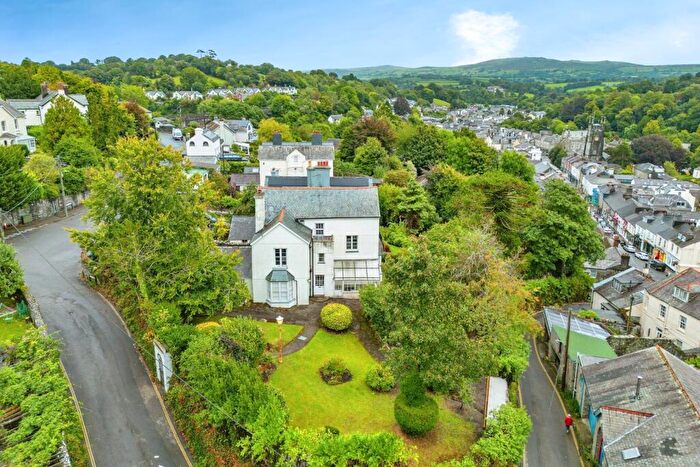 5 Bedroom Semi-Detached House For Sale In Glanville Road, Tavistock, Devon, PL19