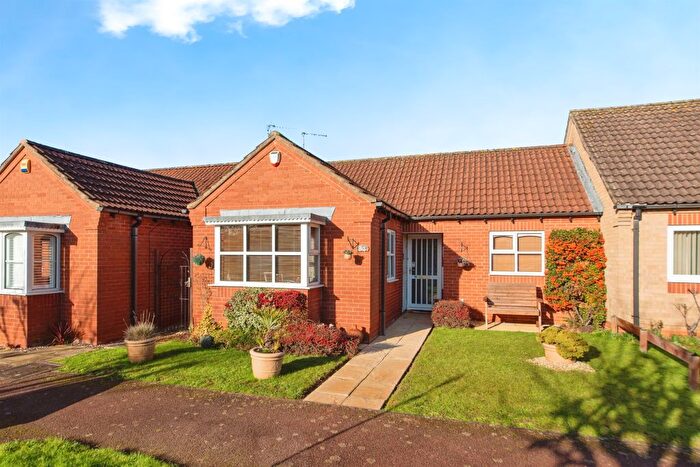 2 Bedroom Semi Detached Bungalow For Sale In Bishops Court, Sleaford, NG34