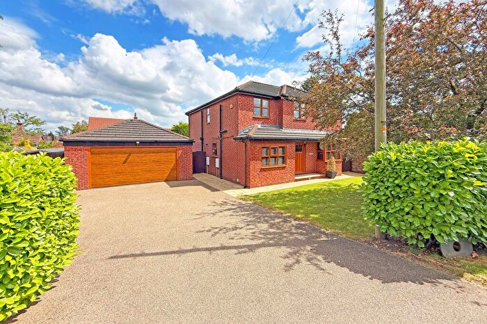 4 Bedroom Detached House For Sale In Otley Road, Killinghall, HG3