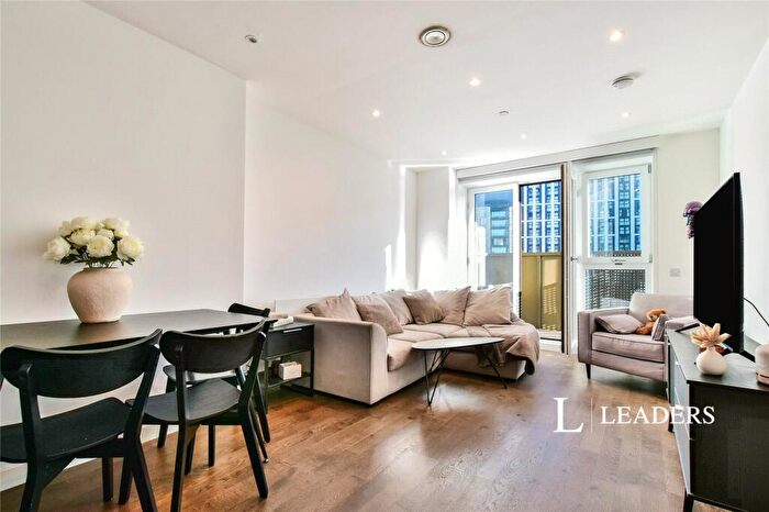 2 Bedroom Flat To Rent In Stanley Street, Salford, Greater Manchester, M3