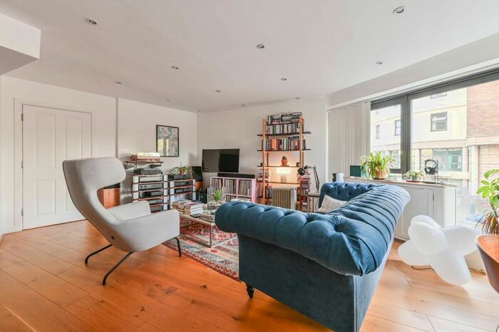 2 Bedroom Flat To Rent In Rotherhithe Street, Rotherhithe, London, SE16