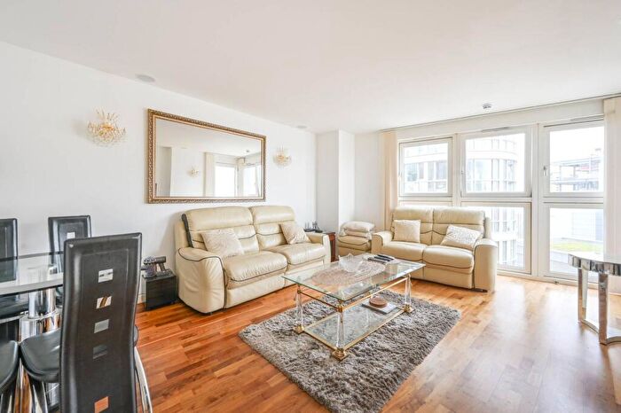 2 Bedroom Flat For Sale In New Providence Wharf, Canary Wharf, London, E14