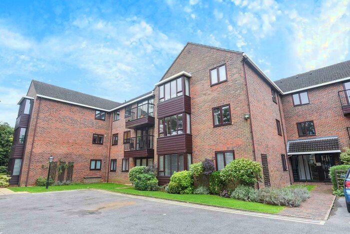3 Bedroom Apartment To Rent In Hernes Road, Oxford, OX2
