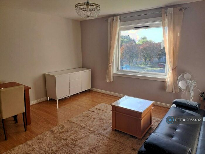 3 Bedroom Flat To Rent In Tarbolton Road, Cumbernauld, G67