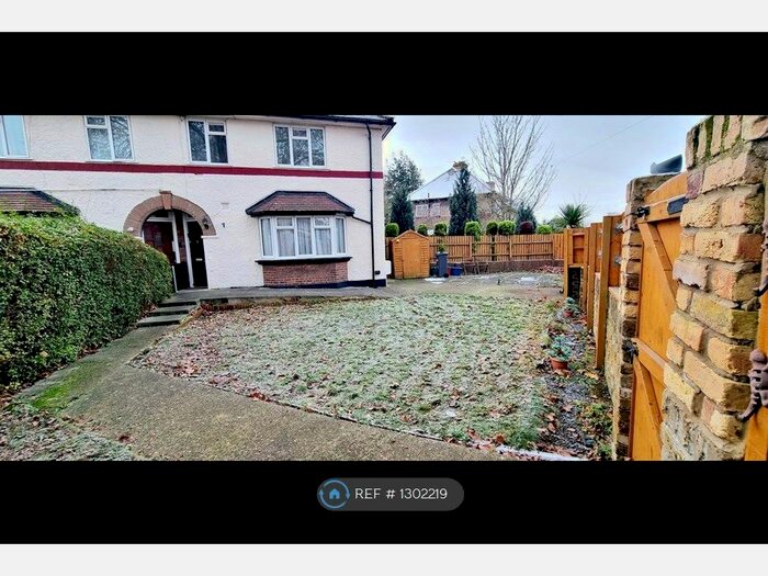 2 Bedroom Maisonette To Rent In Burns Avenue, Feltham, TW14