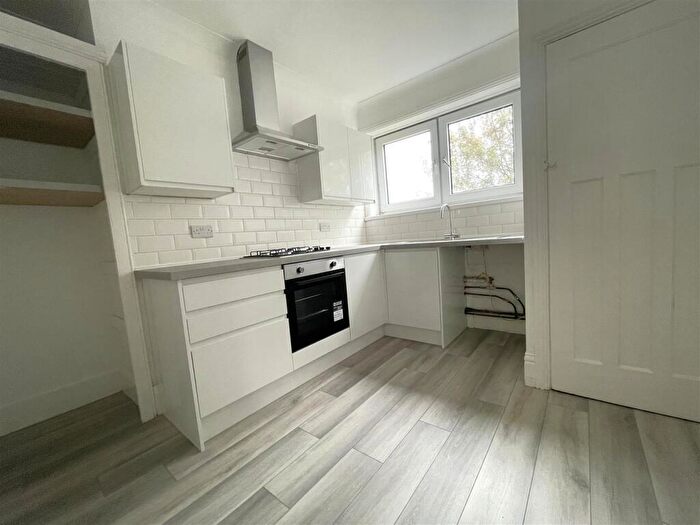 2 Bedroom Flat For Sale In Copnor Road, Portsmouth, PO3