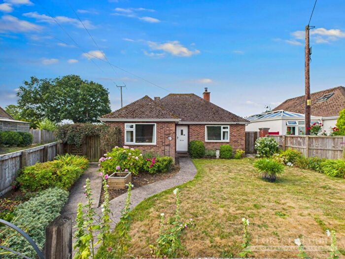 2 Bedroom Detached Bungalow For Sale In High Street, Chapmanslade, BA13