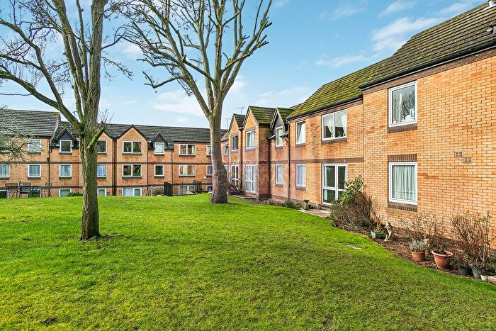 1 Bedroom Property For Sale In Kings Head Hill, Chingford, E4