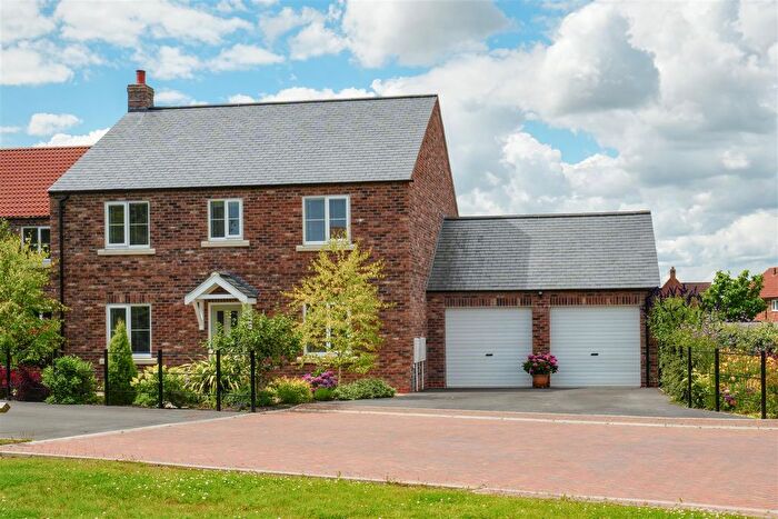 4 Bedroom Detached House For Sale In Pond View, Tollerton, York, YO61