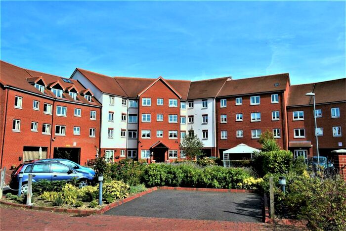 2 Bedroom Retirement Property For Sale In Tylers Ride, South Woodham Ferrers, CM3