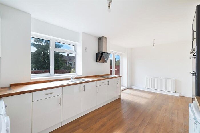 3 Bedroom End Of Terrace House For Sale In Laxton Gardens, Merstham, Redhill, RH1