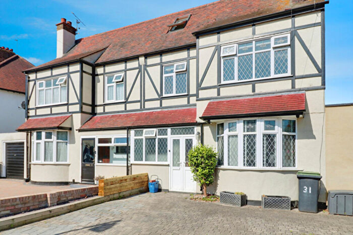 4 Bedroom Semi-Detached House To Rent In Mayfield Avenue, Southend-on-sea, SS2