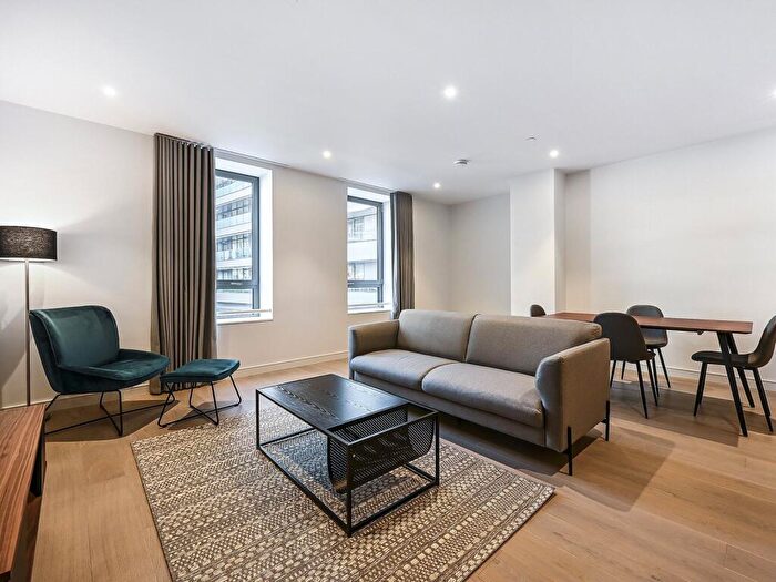 Apartment To Rent In Park Drive, Canary Wharf, E14