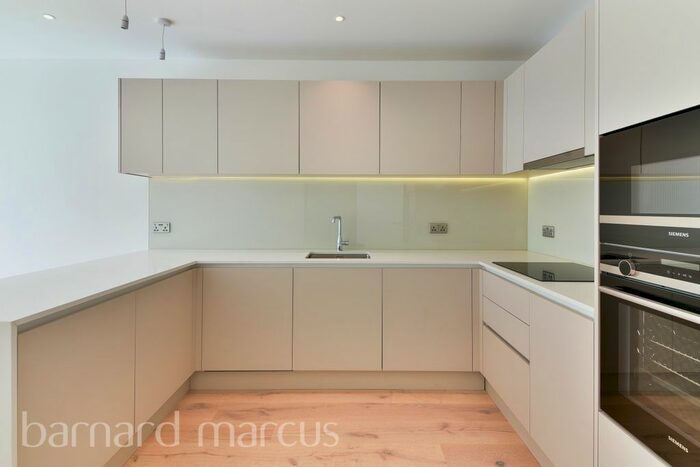 1 Bedroom Flat To Rent In Chiswick High Road, London, W4