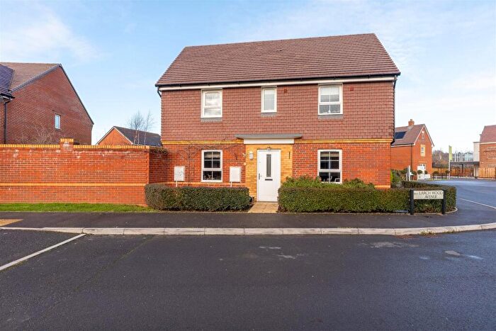 3 Bedroom Detached House For Sale In Larch Wood Avenue, Wimborne, BH21