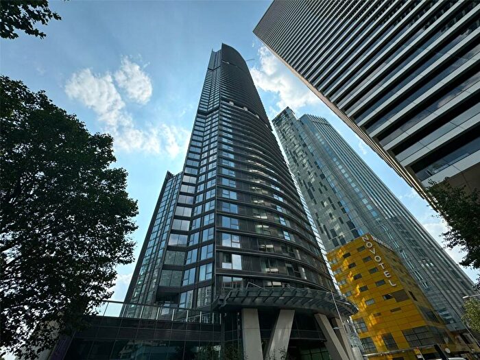 2 Bedroom Apartment To Rent In Aspen, Off Admirals Way, Marsh Wal, London, E14