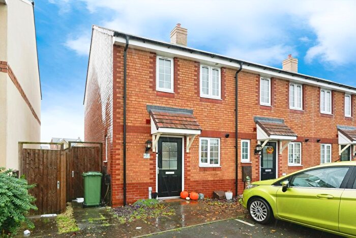 2 Bedroom End Terrace House For Sale In Grange Farm Drive, Honeybourne, Evesham, Worcestershire, WR11